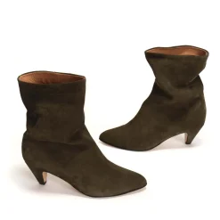 Vully 50 Stiletto