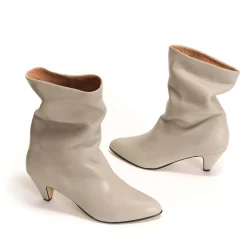 Vully 50 Stiletto